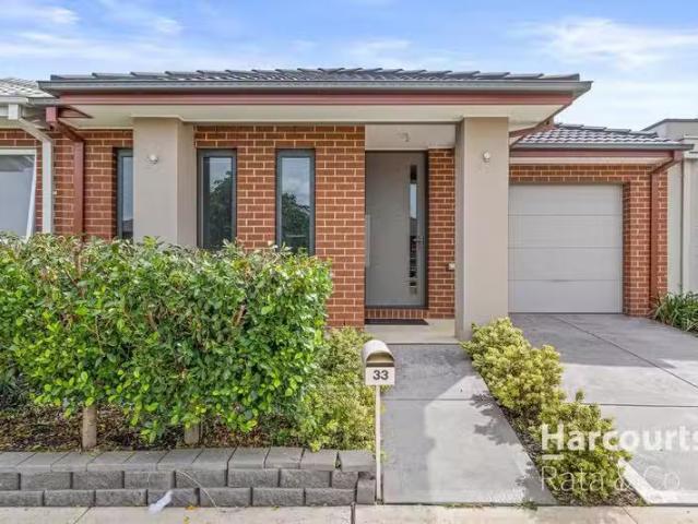 Cozy 3 BR 33 Tucholsky Drive, Kalkallo, VIC 3064 House for R.