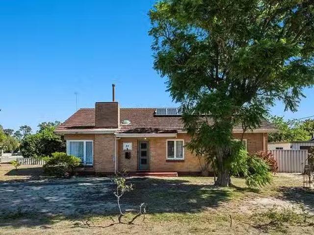 Unique 3 BR 34 Little John Road, Armadale, WA 6112