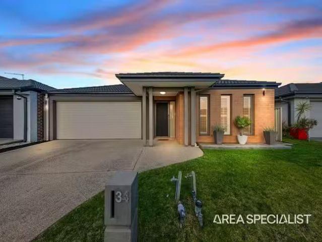 Rental! 3 BR 34 Warbler Street, Pakenham, VIC 3810