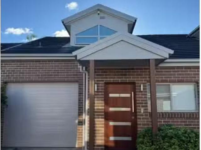 Deal! 3 BR 3/58 Falconer Street, WEST RYDE Townhouse for rent.