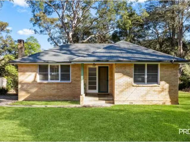 New 3 BR 35 Paterson Rd, Springwood House for rent Listed by.