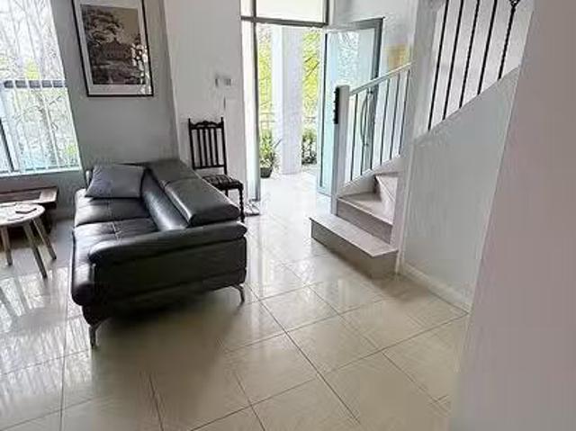 Just in! 3 BR 3/66 70 Gladstone Street, North Parramatta, NSW.