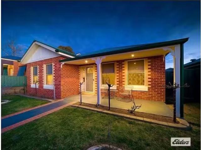 Charming 3 BR 377 Amatex Street, East Albury House for rent L.