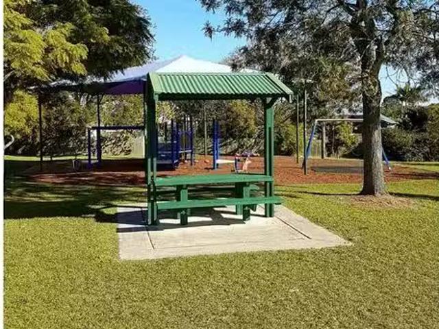 Cozy 3 BR 37 Nettleton Crescent, Moorooka, QLD 4105