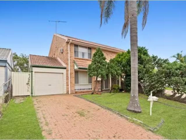 Cozy 3 BR 38 Mc Laren Place, Ingleburn Townhouse for rent Lis.