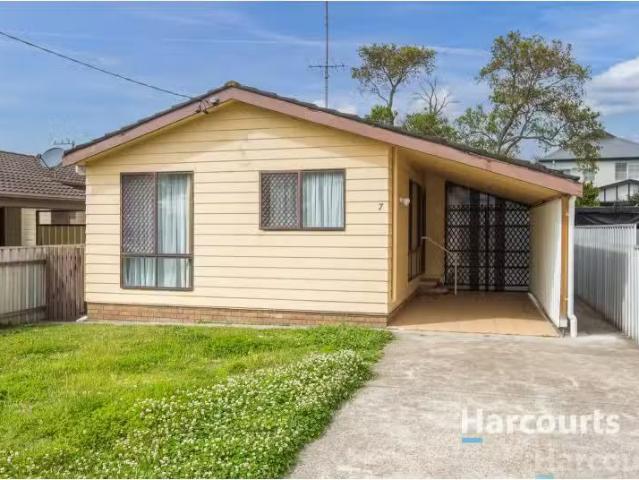 Cheap 3 BR 7 George Street, Tighes Hill House for rent Listed.