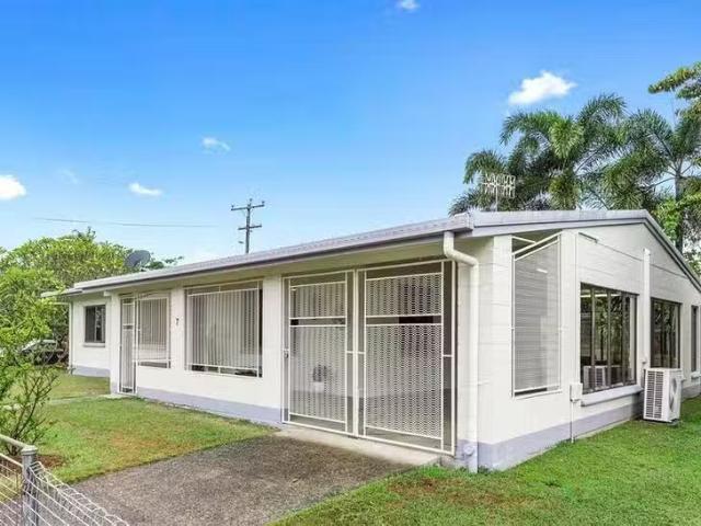 Charming 3 BR /7 Newton Street, Manunda, QLD 4870