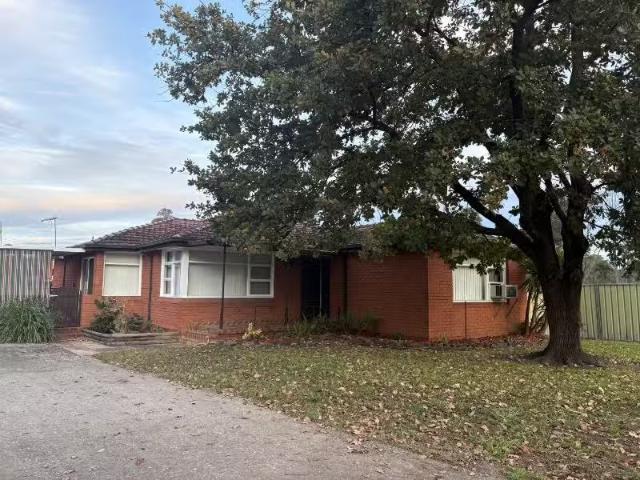 Nice 3 BR 40A Herley Avenue, Rossmore House for rent Listed b.