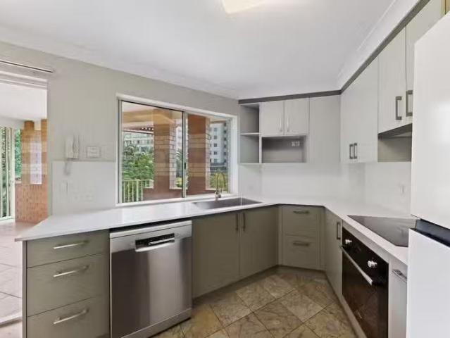 Unique 3 BR 4/101 105 Macquarie Street, ST LUCIA, QLD 4067 U.