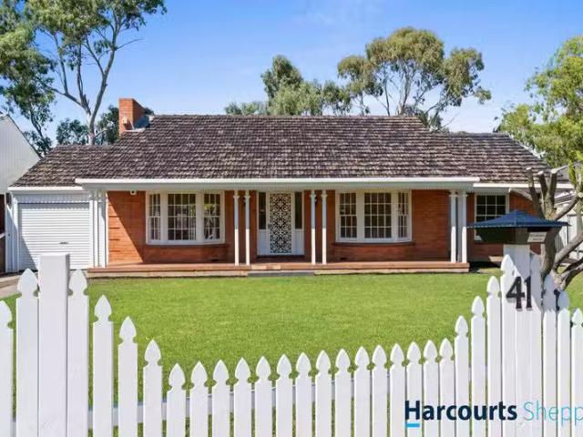 Charming 3 BR 41 Chippendale Avenue, FULHAM, SA 5024 House f.