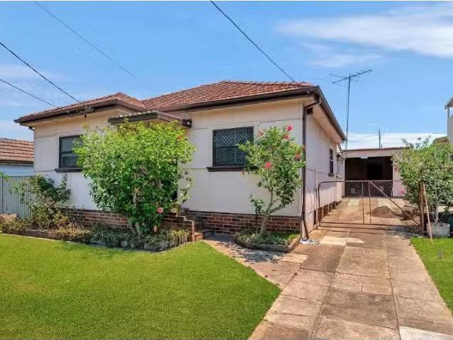 Unique 3 BR 43 Davies Street, MERRYLANDS House for rent Liste.
