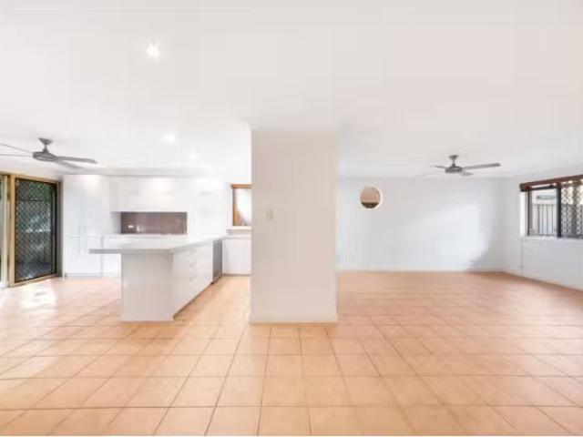 Charming 3 BR 4/40 Station Street, Naremburn Apartment for ren.