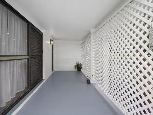 Deal! 3 BR 452 Elliott Heads Road, Woongarra, QLD 4670