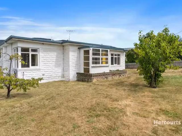 Cozy 3 BR 45 Hilton Road, CLAREMONT, TAS 7011 House for Rent