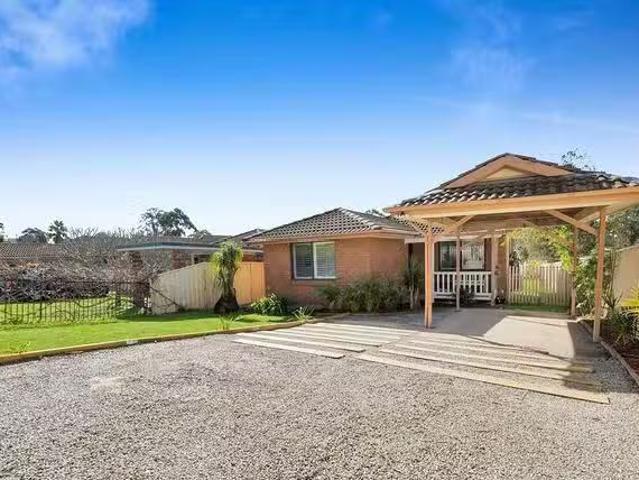Cozy 3 BR 48 Mississippi Crescent, Kearns, NSW 2558