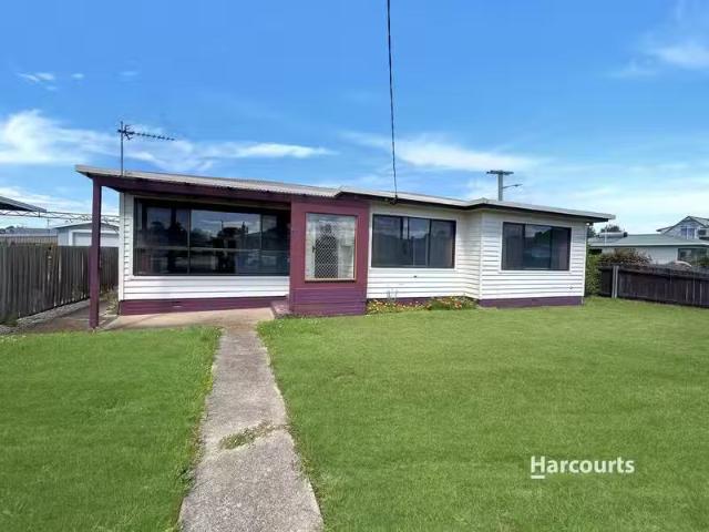 Nice 3 BR 4 Victoria Street, DEVONPORT, TAS 7310 House for R.