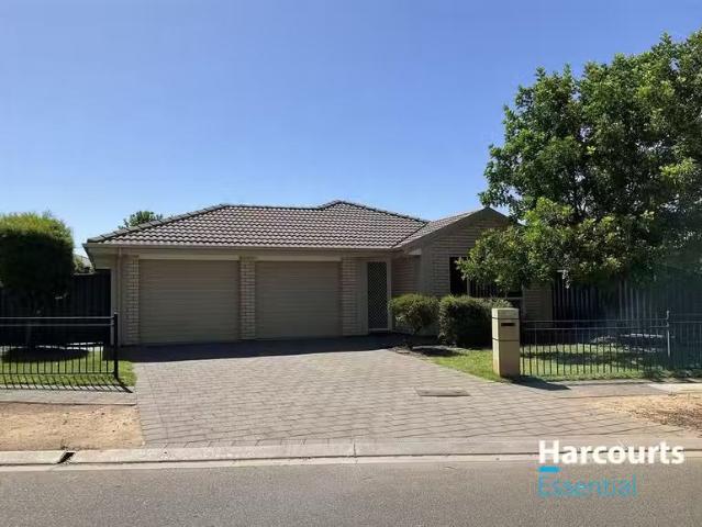 Just in! 3 BR 4 Glenrowan Street, ANDREWS FARM, SA 5114 Hous.