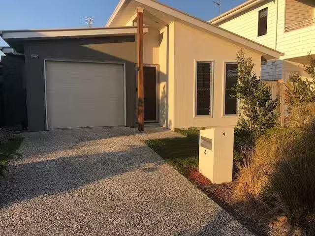 Cheap 3 BR 4 Sunshine Crescent, CALOUNDRA WEST, QLD 4551 Hou.