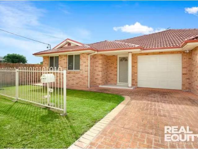 Nice 3 BR 4A Bon Street, CHIPPING NORTON Townhouse for rent L.
