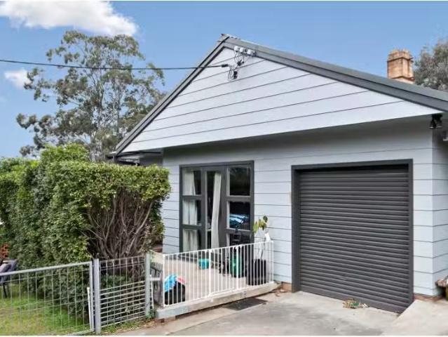 Charming 3 BR 4A White Ave, Singleton Apartment for rent List.