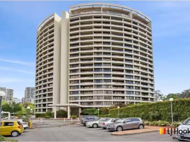 Nice 3 BR 502/2 Marcus Clarke Street, City Apartment for rent.