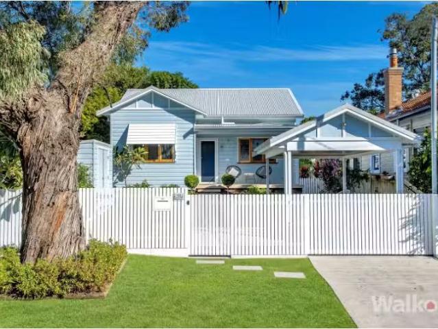 Charming 3 BR 53 George Street, Tighes Hill House for rent Li.