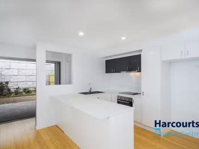 Nice 3 BR 54/30 Taylor Place, MACKENZIE, QLD 4156 Townhouse.