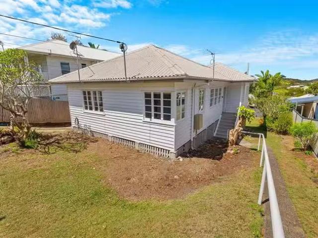 For Rent! 3 BR 54 Macalister Street, Carina Heights, QLD 4152