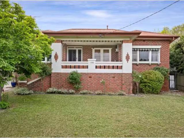 For Rent! 3 BR 558 Electra Street, EAST ALBURY House for rent.