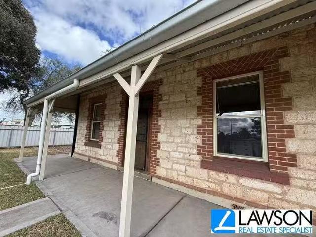 Charming 3 BR 57 Railway Terrace, Cummins, SA 5631