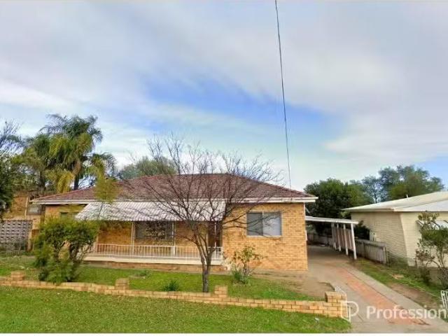 Cheap 3 BR 58 Garden Street, SOUTH TAMWORTH House for rent Li.