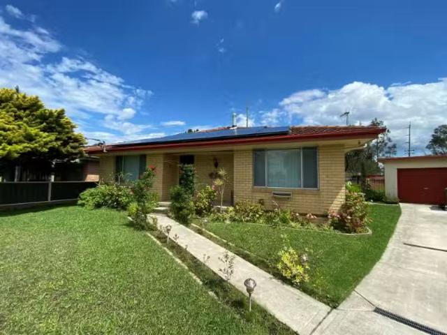 Rental! 3 BR 62 Kathleen White Crescent, KILLARNEY VALE House.