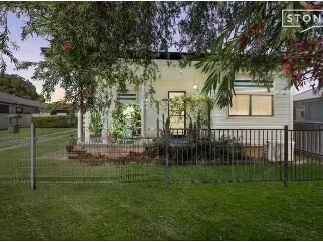 Deal! 3 BR 64 Main Road, Heddon Greta House for rent Listed b.