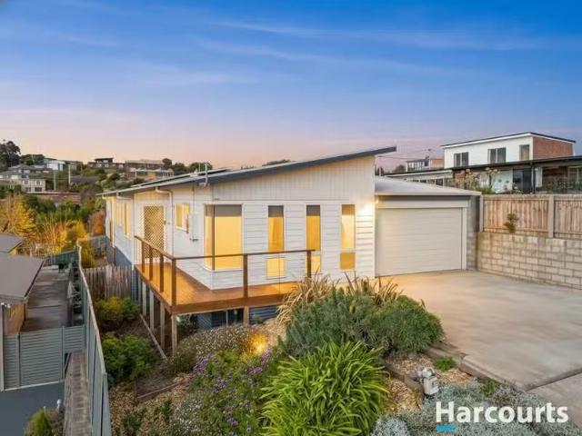 Cozy 3 BR 65 David Street, EAST DEVONPORT, TAS 7310 House fo.