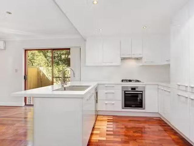 Charming 3 BR 6/74 76 Hampden Road, Russell Lea, NSW 2046