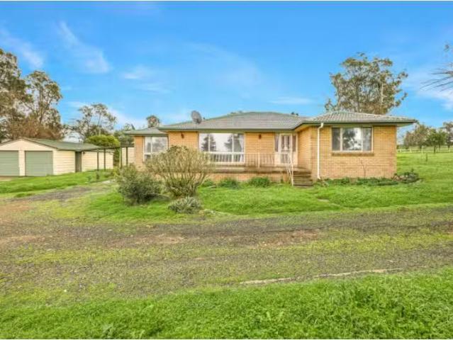 Deal! 3 BR 679 New England Highway, Muswellbrook House for ren.