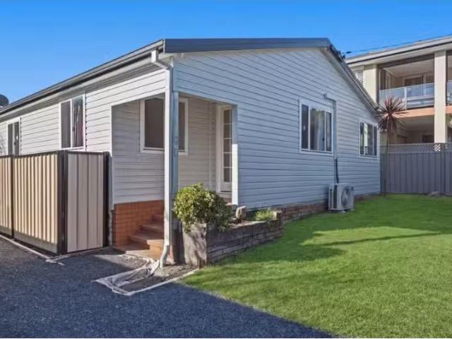 Deal! 3 BR 70 Stella St, Long Jetty House for rent Listed by.