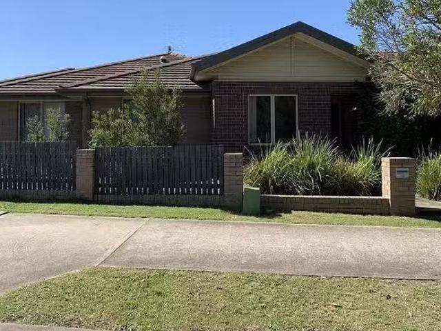 Cheap 3 BR 70 Ropes Crossing Boulevard, Ropes Crossing, NSW 2760