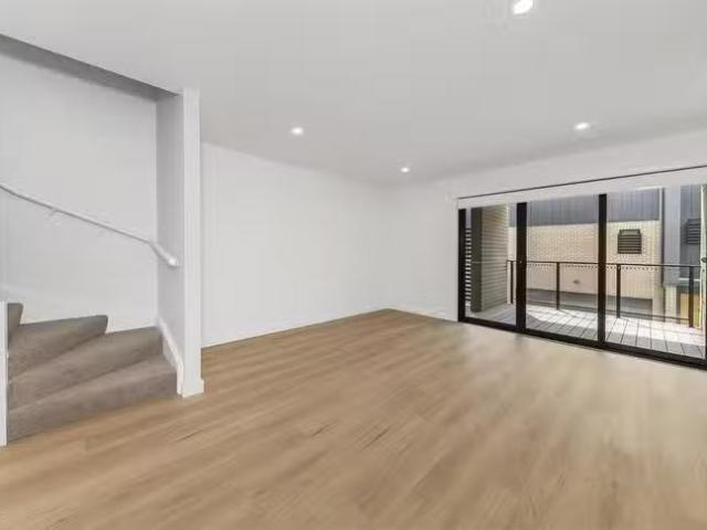 Cozy 3 BR 7/35 Bon Scott Crescent, Moncrieff, ACT 2914