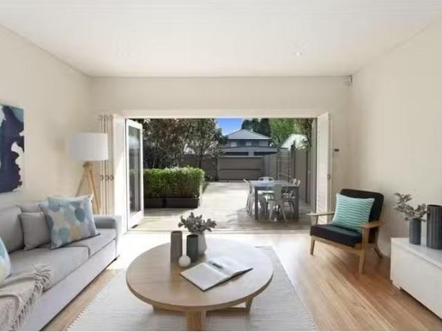 Rental! 3 BR 74 Hayberry St, Crows Nest House for rent Listed.