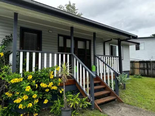 Unique 3 BR 74 Muir Street, LABRADOR, QLD 4215 House for Rent