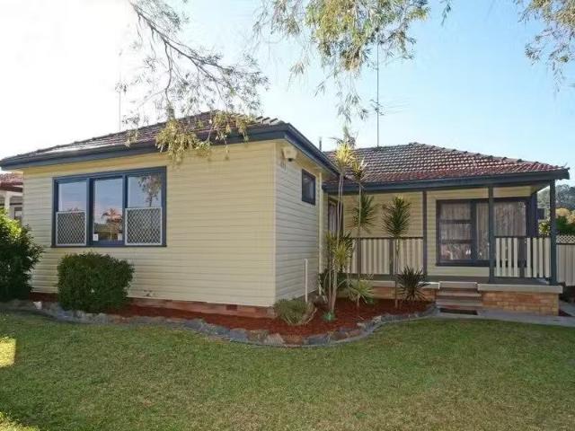 Nice 3 BR 76 Waratah Avenue, Charlestown House for rent Liste.