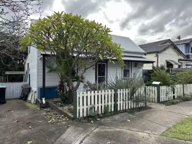 Cozy 3 BR 77 Willington Street, TURRELLA House for rent Liste.