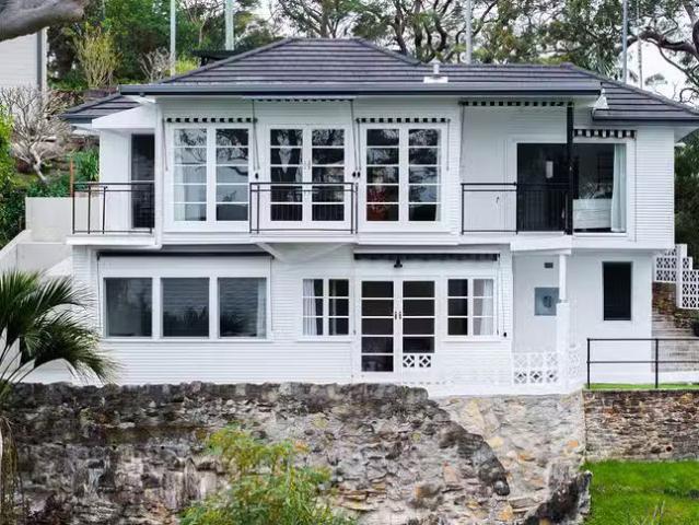 Cozy 3 BR 78 Chisholm Avenue, Avalon Beach, NSW 2107