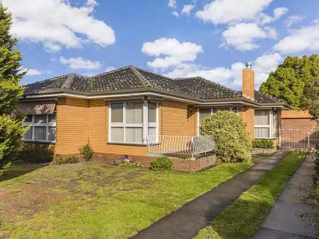 Cozy 3 BR 79 Tahara Street, Hamlyn Heights, VIC 3215