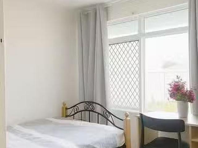 Cheap 3 BR 80 Keane Street, Cloverdale, WA 6105