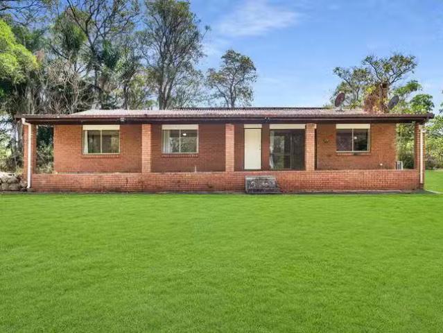 For Rent! 3 BR 82 Grieve Road, Rochedale, QLD 4123