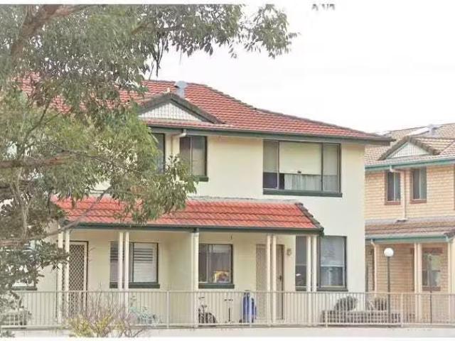 Cozy 3 BR 87/129B Park Road, Rydalmere Apartment for rent Lis.