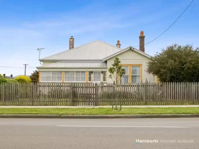 Cozy 3 BR 92 Main Street, CRESSY, TAS 7302 House for Rent
