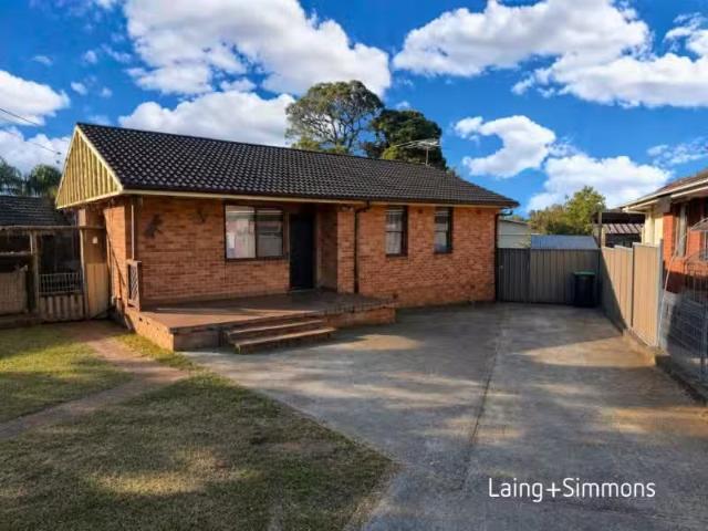 Nice 3 BR 9 Waitaki St, Lethbridge Park House for rent Listed.